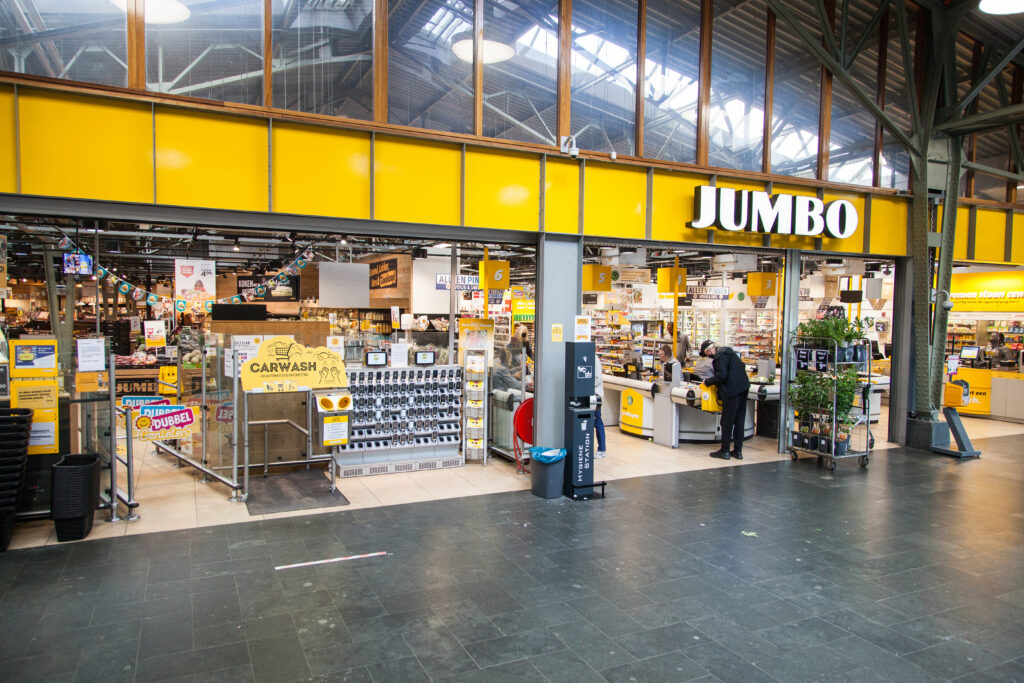 Ingang Jumbo Supermarkt winkelcentrum Brazilië Amsterdam.